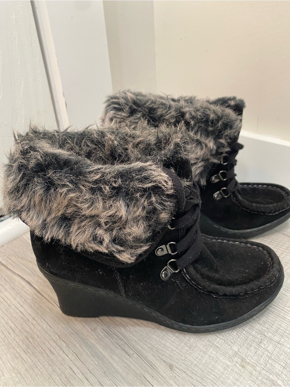 Women's Faux-Fur Trim Black Wedge Ankle Boots/ 8.5 Narrow